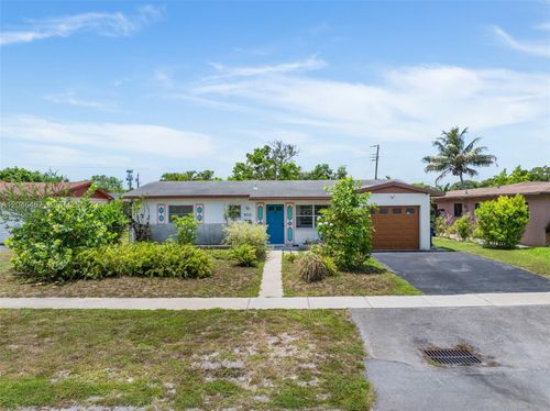 3620 Nw 24th St, Lauderdale Lakes, FL, 33311-2615 | Card Image