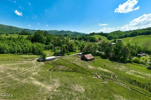 517 Mill Creek Rd, Mountain City, TN, 37683-6557 | Card Image