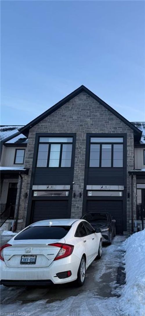 8 Sandstone St, Cambridge, ON, N1S0E4 | Card Image
