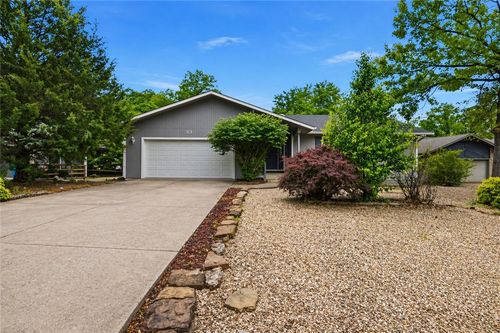 33 Farnham Dr, Bella Vista, AR, 72714-3136 | Card Image