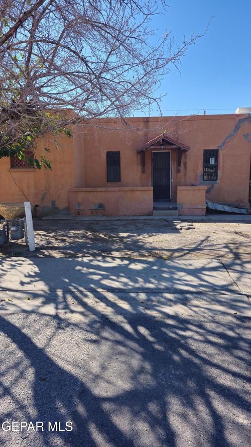 225 N Valencia Pl, El Paso, TX, 79905-3395 | Card Image