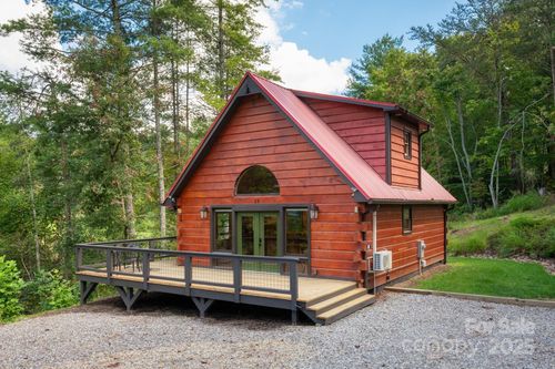 33 Sun Dog Dr, Weaverville, NC, 28787-6216 | Card Image