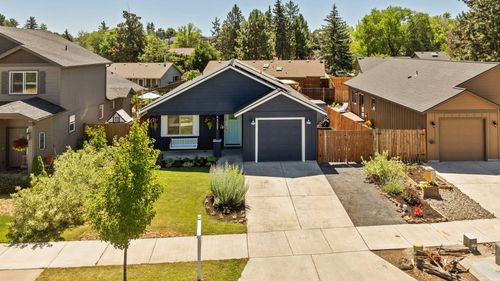21227 Thornhill Lane, Bend, OR, 97701 | Card Image