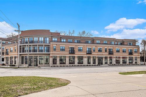 205w-1740 #205W S Bend Ave, South Bend, IN, 46637 | Card Image