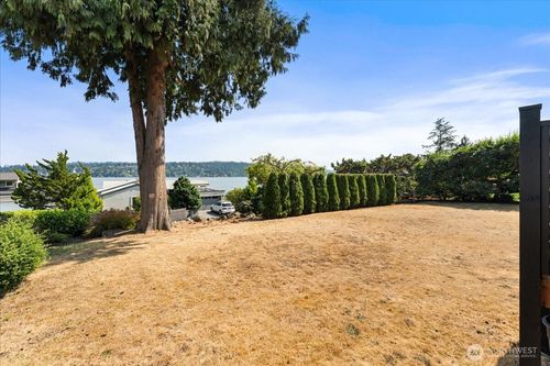 3920 Ne 157th Pl, Lake Forest Park, WA, 98155-6730 | Card Image