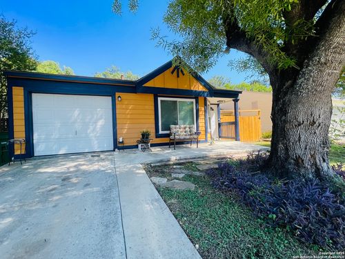 6226 Valley Castle, San Antonio, TX, 78250-4884 | Card Image