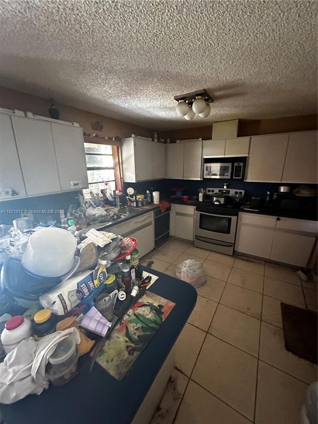7535 W 5 Th Ct, House other with 3 bedrooms, 2 bathrooms and null parking in Hialeah FL | Image 8