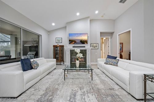 537 Wedgewood Way, NAPLES, FL, 34119-1810 | Card Image