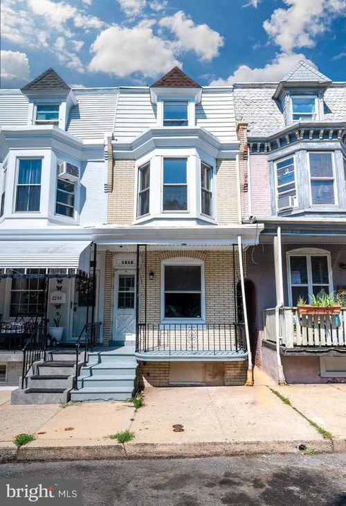 1218 Locust St, READING, PA, 19604-2027 | Card Image