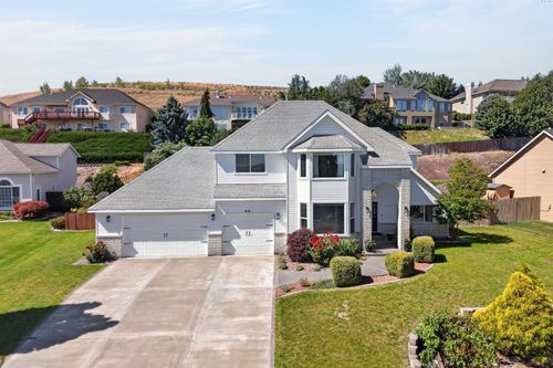 313 Adair Dr, Richland, WA, 99352-8563 | Card Image