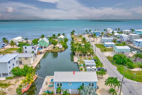 31507 Avenue E, Big Pine Key, FL, 33043-4544 | Card Image