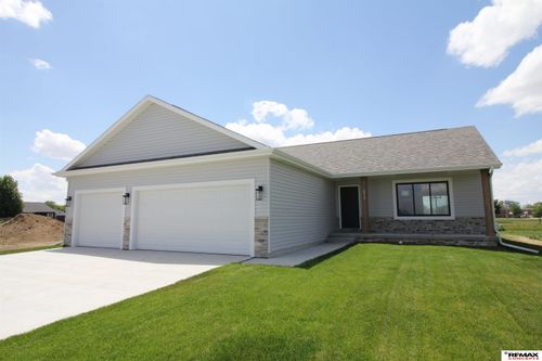 1719 N Brookside Ln, York, NE, 68467 | Card Image