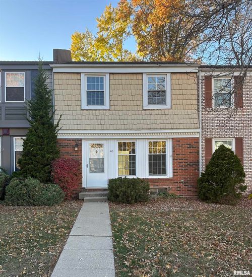 40 N Yorktown Rd, Macomb, IL, 61455-9326 | Card Image