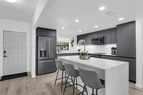 2172 Ne 171st St, North Miami Beach, FL, 33162-3320 | Card Image