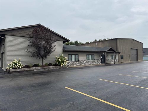 123 E Cottage Grove Rd, Cottage Grove, WI, 53527-9715 | Card Image