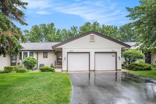 7029 Gardenview Ct Sw, Byron Center, MI, 49315-8352 | Card Image