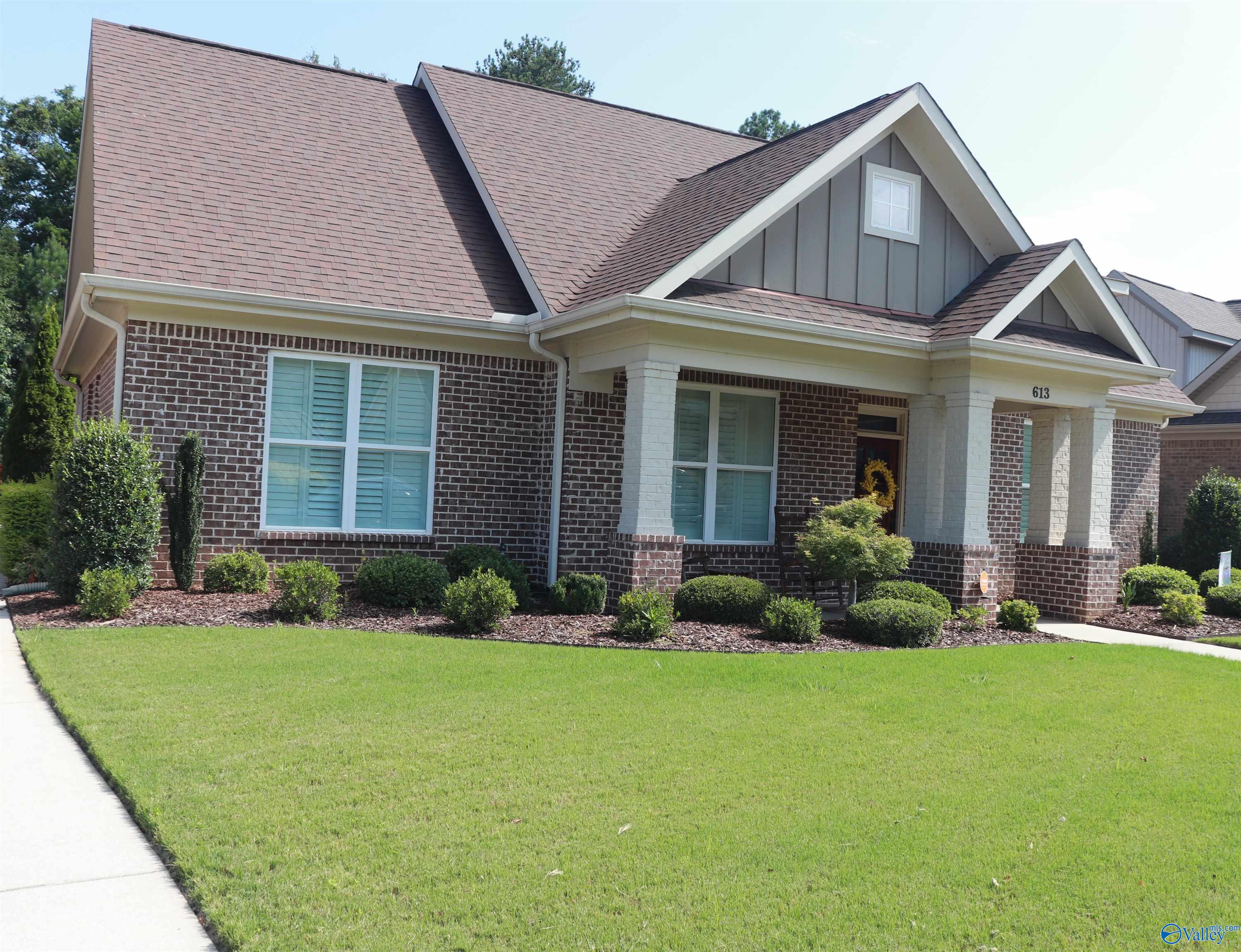 Indian Lake Dr, Huntsville, AL 35803