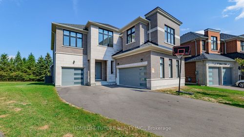 19 Joiner Cir, Whitchurch Stouffville, ON, L4A4W9 | Card Image