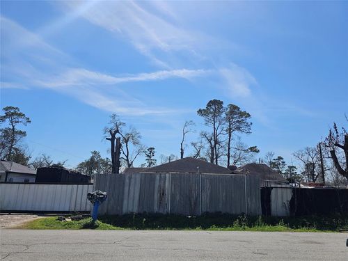8104 Woodlyn Rd, Houston, TX, 77028-1950 | Card Image