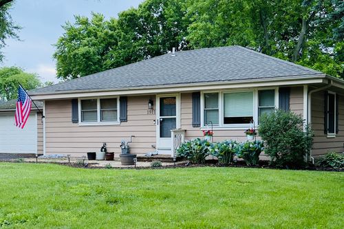 1911 Hazelwood Dr, Lindenhurst, IL, 60046-8334 | Card Image