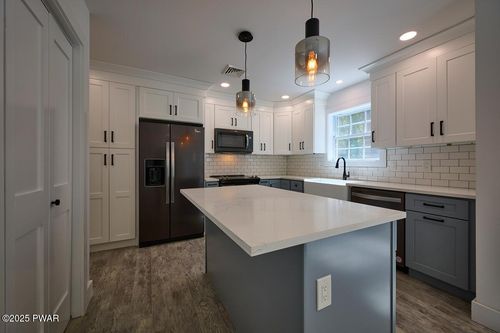 110 Forest View Dr, Hawley, PA, 18428-4009 | Card Image