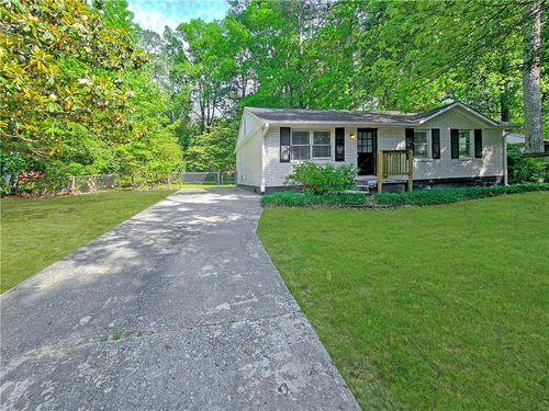 8438 Stonewall Jackson Dr, JONESBORO, GA, 30238-3449 | Card Image