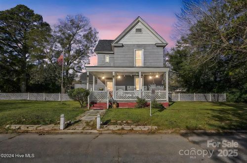 221 Second St, Wallace, NC, 28466-2521 | Card Image