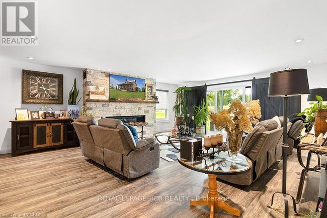 408082 Grey Road 4, House other with 3 bedrooms, 3 bathrooms and 13 parking in Maxwell ON | Image 17