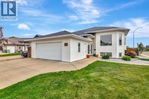 2001 47a Avenue Close, Lloydminster, SK, S9V1N8 | Card Image