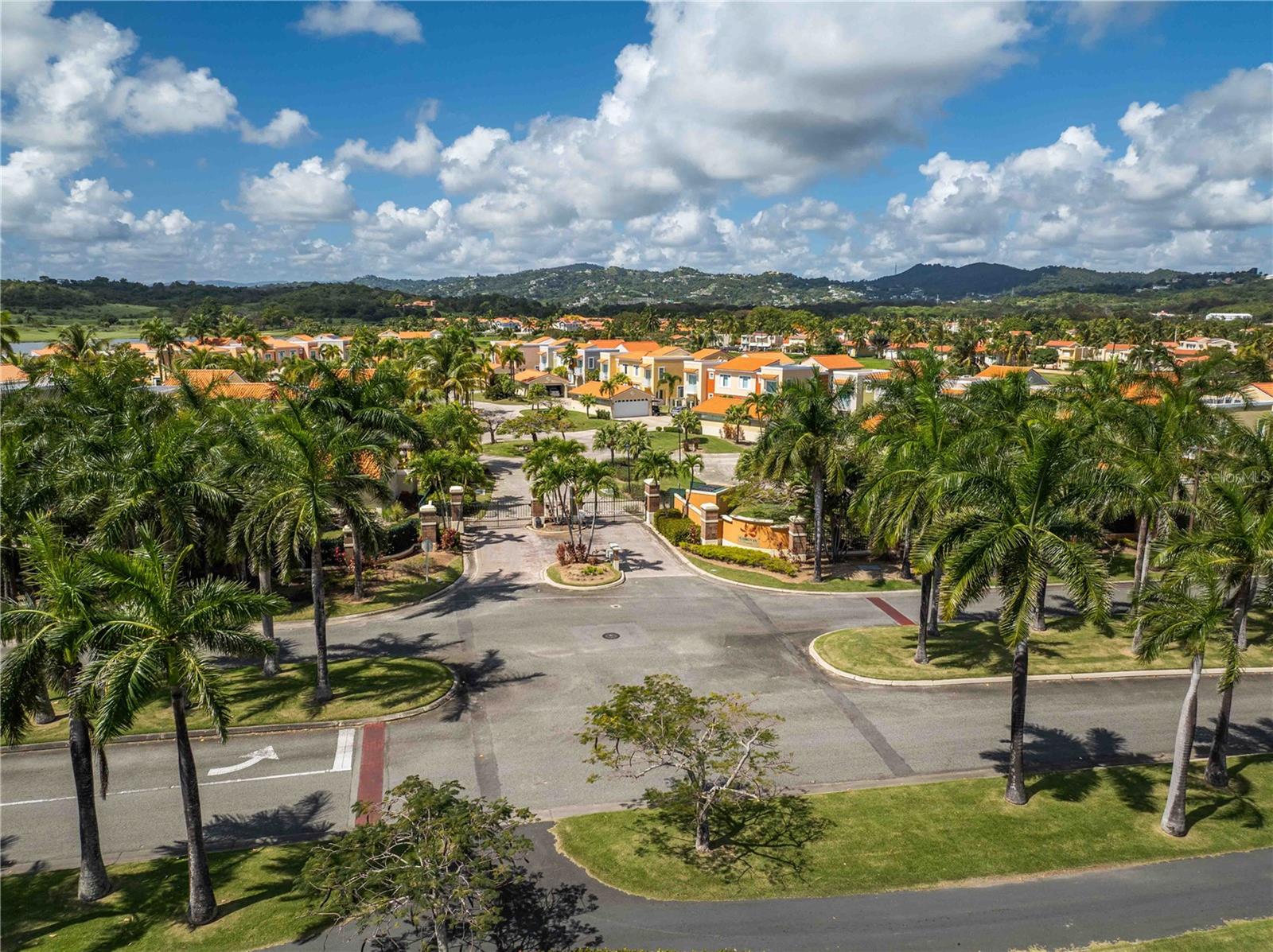 Residential en venta en HUMACAO, 12 FLAMBOYAN GREENS, 2745 m²