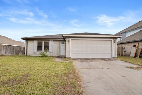 3030 Twin Creek Dr, Corpus Christi, TX, 78414-3700 | Card Image