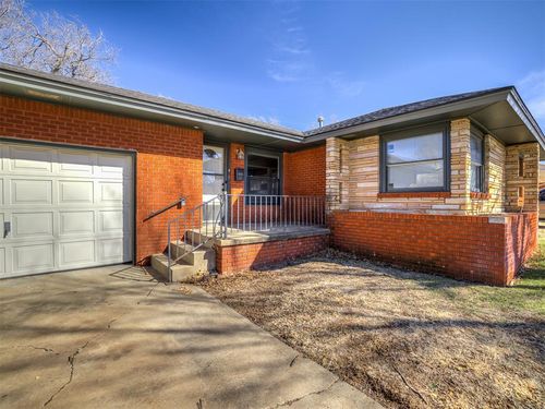 237 W Rose Dr, Midwest City, OK, 73110-4545 | Card Image