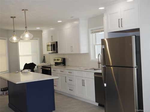 18 Deer Crossing Dr, Fishkill, NY, 12524-1360 | Card Image