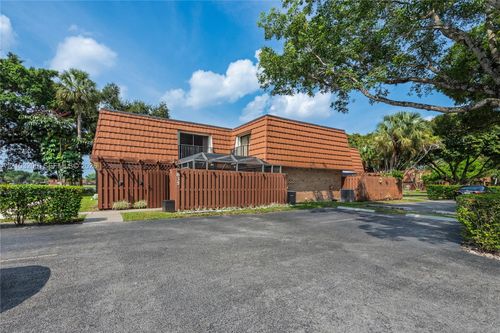835-835 Sw 118th Ter, Davie, FL, 33325-3829 | Card Image
