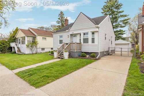 372 Drayton St, Ferndale, MI, 48220-1385 | Card Image
