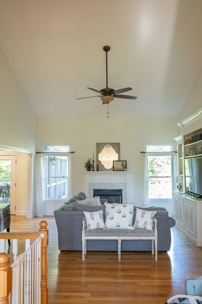 Great room. | Image 14