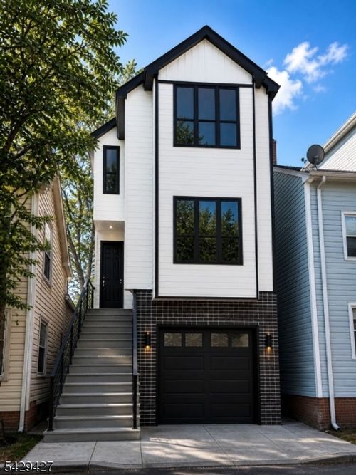 31 Watson St, Paterson, NJ, 07522-1868 | Card Image