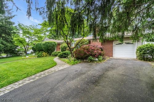 3 Packard Rd, East Brunswick, NJ, 08816-4121 | Card Image