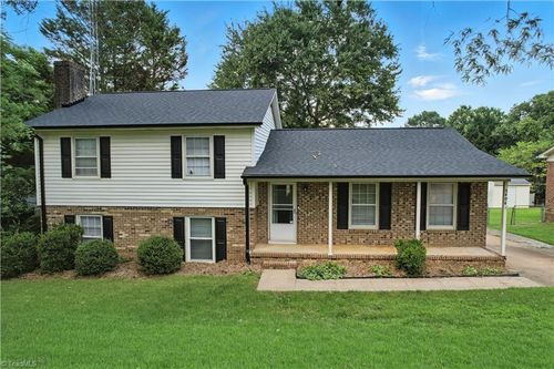 5406 Lawndale Dr, Greensboro, NC, 27455-2128 | Card Image