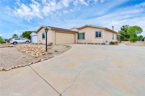 24800 Cornstalk Rd, Wildomar, CA, 92595-8894 | Card Image