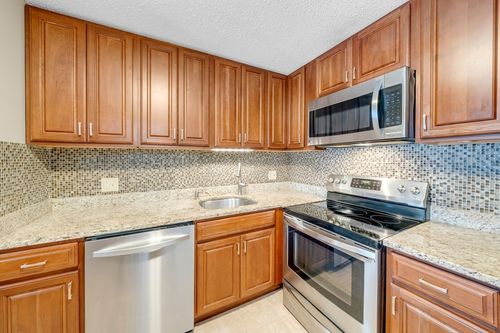 3-302-3 Birchwood Pt, Amesbury, MA, 01913-4227 | Card Image