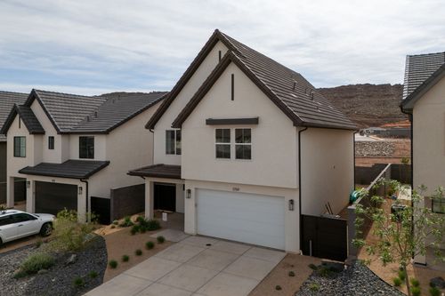 203-1759 S Wolverine Way, Washington, UT, 84780-3694 | Card Image