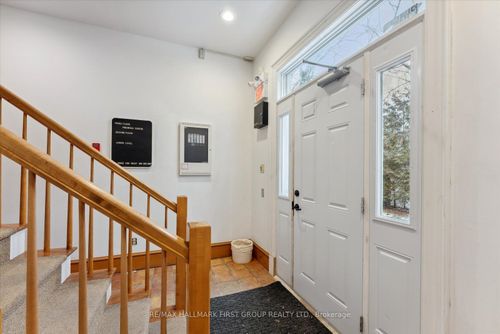 4-180 Mary St, Port Perry, ON, L9L1C4 | Card Image