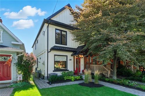 369 Charlton Ave W, Hamilton, ON, L8P2E6 | Card Image