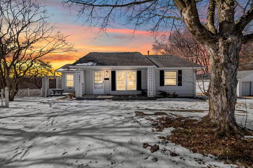 60 Griswold St, Hillsdale, MI, 49242-1740 | Card Image