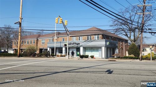 474 Sylvan Ave, Englewood Cliffs, NJ, 07632-2922 | Card Image