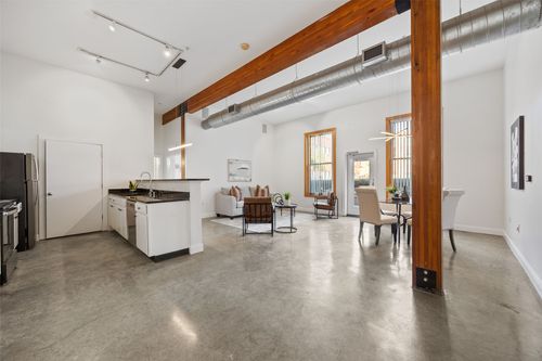 apt-135-2502 Live Oak St, Dallas, TX, 75204-5604 | Card Image