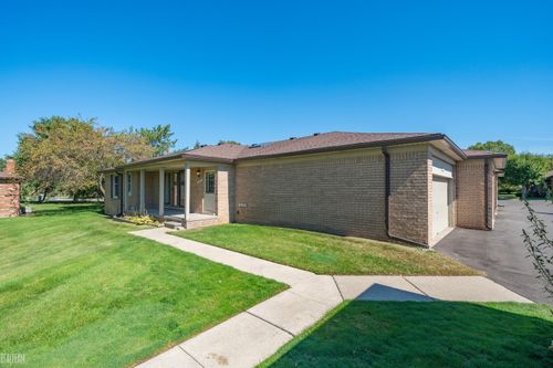 49453 Tarrytown Ct, Shelby Township, MI, 48315-3979 | Card Image