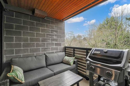 303-2525 Blenheim St, Vancouver, BC, V6K4W6 | Card Image