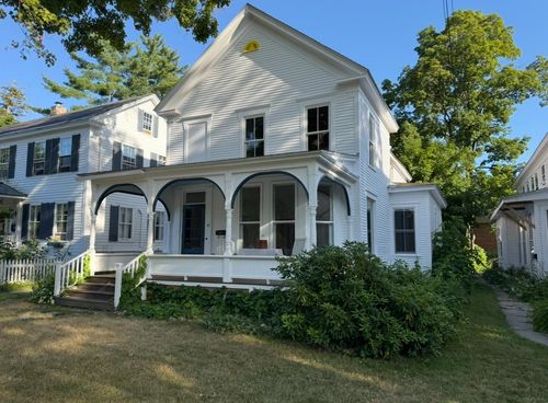 43 Park St, Brandon, VT, 05733-1121 | Card Image